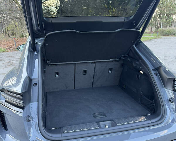 Серый Порше Масан, объемом двигателя 0 л и пробегом 15 тыс. км за 130546 $, фото 7 на Automoto.ua