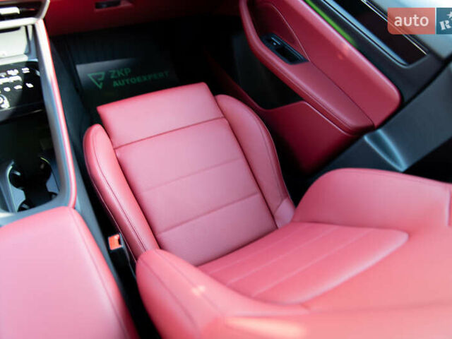 Серый Порше Масан, объемом двигателя 0 л и пробегом 1 тыс. км за 104000 $, фото 41 на Automoto.ua