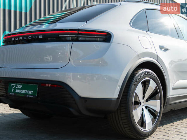 Серый Порше Масан, объемом двигателя 0 л и пробегом 1 тыс. км за 104000 $, фото 16 на Automoto.ua