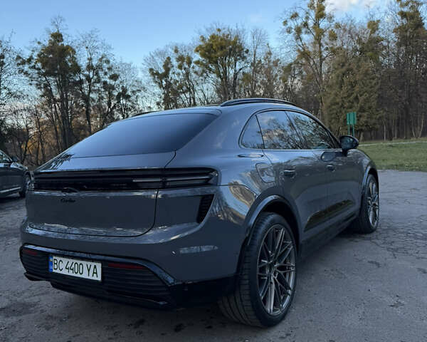 Серый Порше Масан, объемом двигателя 0 л и пробегом 15 тыс. км за 130546 $, фото 2 на Automoto.ua