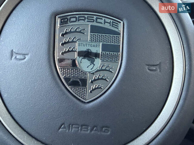 Серый Порше Масан, объемом двигателя 0 л и пробегом 15 тыс. км за 130546 $, фото 9 на Automoto.ua