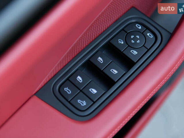 Серый Порше Масан, объемом двигателя 0 л и пробегом 1 тыс. км за 104000 $, фото 30 на Automoto.ua