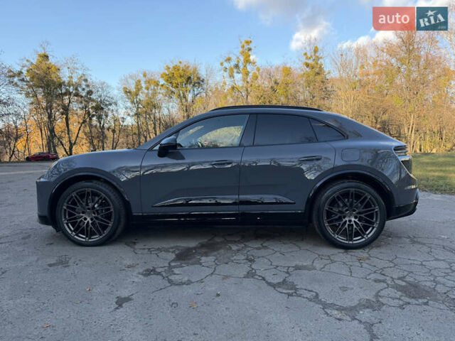 Серый Порше Масан, объемом двигателя 0 л и пробегом 15 тыс. км за 130546 $, фото 4 на Automoto.ua