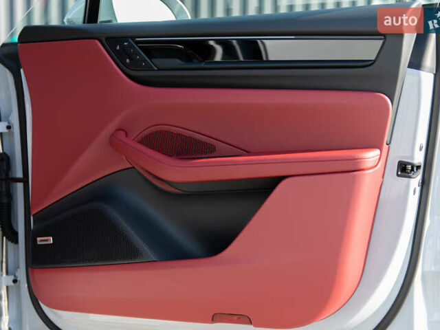 Серый Порше Масан, объемом двигателя 0 л и пробегом 1 тыс. км за 104000 $, фото 36 на Automoto.ua