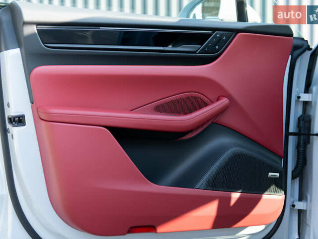 Серый Порше Масан, объемом двигателя 0 л и пробегом 1 тыс. км за 104000 $, фото 27 на Automoto.ua