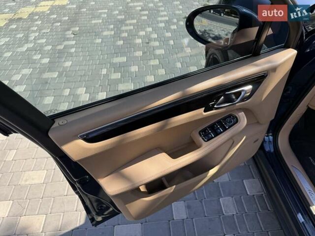 Синій Порше Масан, об'ємом двигуна 3 л та пробігом 160 тис. км за 28800 $, фото 32 на Automoto.ua
