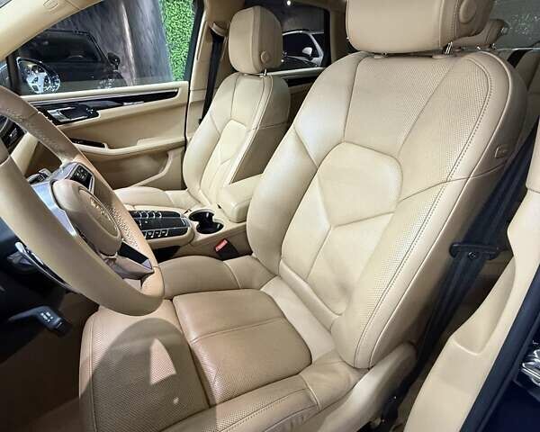 Синий Порше Масан, объемом двигателя 2.97 л и пробегом 110 тыс. км за 36500 $, фото 20 на Automoto.ua