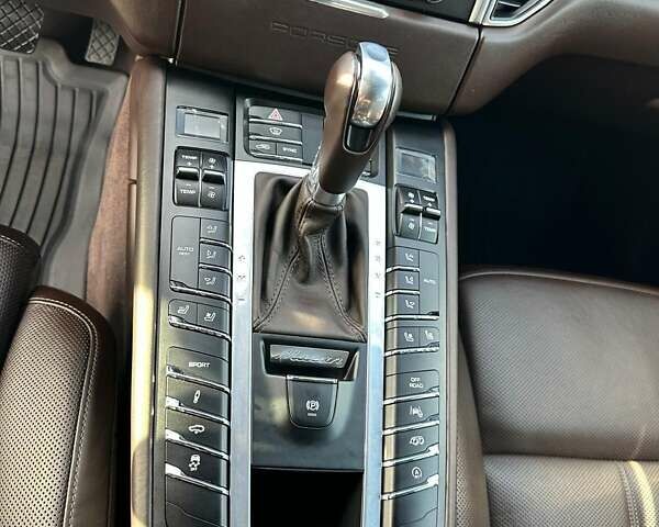 Синий Порше Масан, объемом двигателя 3 л и пробегом 95 тыс. км за 46000 $, фото 12 на Automoto.ua