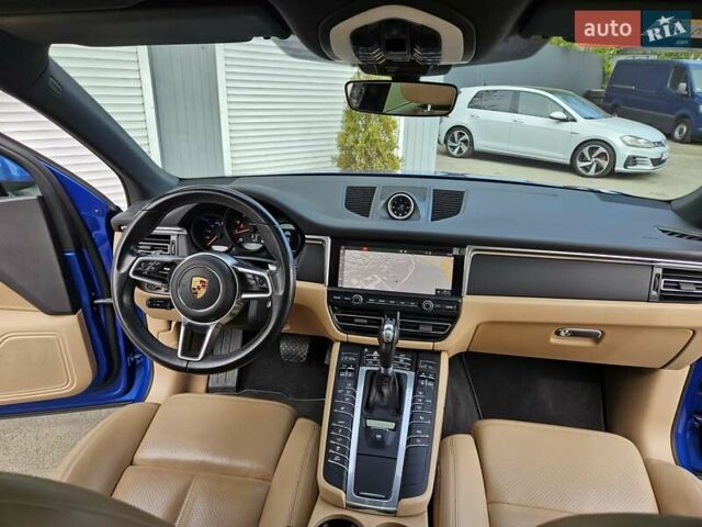 Синий Порше Масан, объемом двигателя 2 л и пробегом 46 тыс. км за 51990 $, фото 3 на Automoto.ua