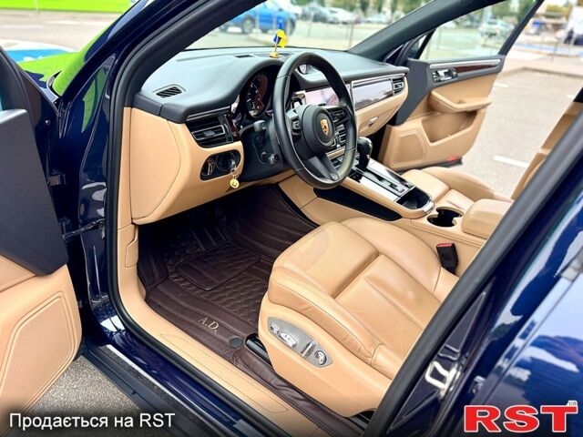 Синий Порше Масан, объемом двигателя 2 л и пробегом 36 тыс. км за 59900 $, фото 2 на Automoto.ua