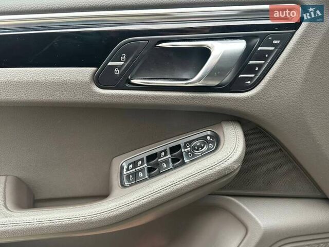 Синий Порше Масан, объемом двигателя 2 л и пробегом 92 тыс. км за 39500 $, фото 9 на Automoto.ua