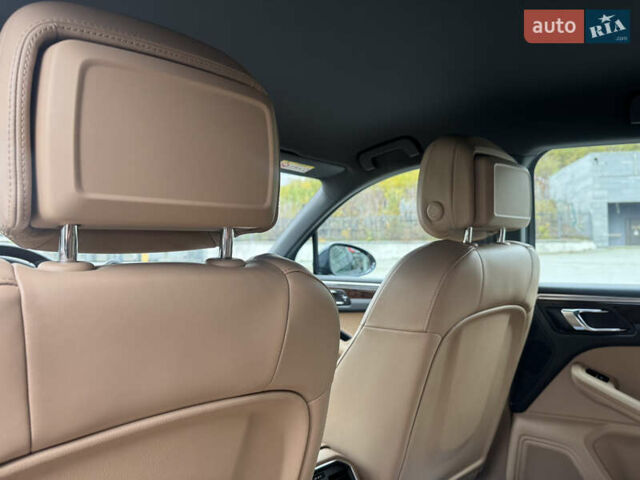 Синий Порше Масан, объемом двигателя 1.98 л и пробегом 37 тыс. км за 61900 $, фото 22 на Automoto.ua