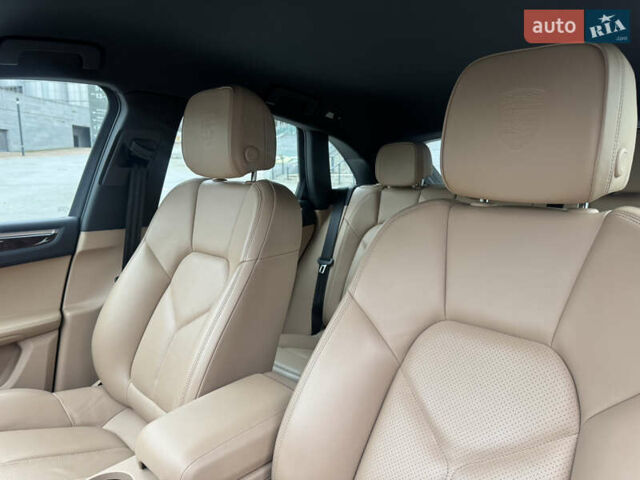 Синий Порше Масан, объемом двигателя 1.98 л и пробегом 37 тыс. км за 61900 $, фото 13 на Automoto.ua