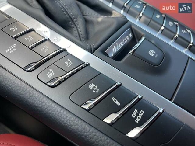 Синій Порше Масан, об'ємом двигуна 2.89 л та пробігом 1 тис. км за 85000 $, фото 25 на Automoto.ua