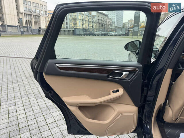 Синий Порше Масан, объемом двигателя 1.98 л и пробегом 37 тыс. км за 61900 $, фото 20 на Automoto.ua