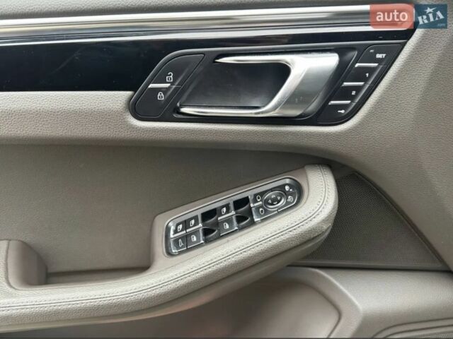 Синій Порше Масан, об'ємом двигуна 2 л та пробігом 92 тис. км за 42500 $, фото 9 на Automoto.ua