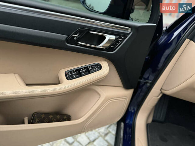 Синій Порше Масан, об'ємом двигуна 1.98 л та пробігом 23 тис. км за 60000 $, фото 7 на Automoto.ua