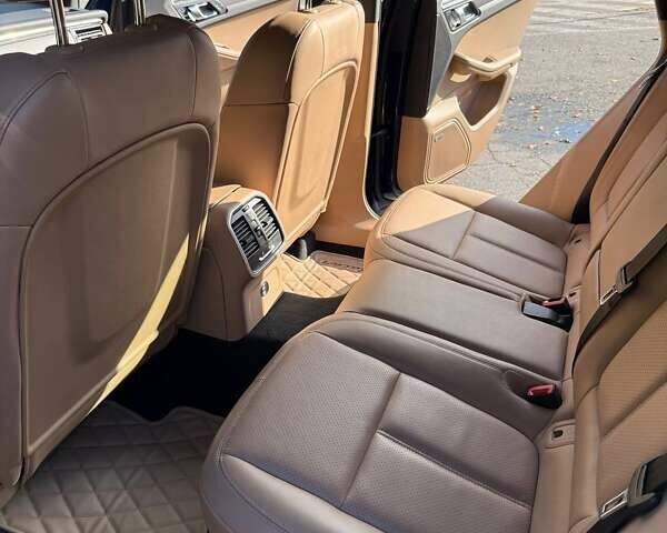 Порше Масан 2023 в Полтаве на Automoto.ua Синий Порше Масан, объемом двигателя 1.98 л и пробегом 49 тыс. км за 63000 $, фото 26 на Automoto.ua
