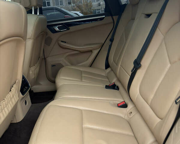 Зеленый Порше Масан, объемом двигателя 1.98 л и пробегом 97 тыс. км за 40500 $, фото 15 на Automoto.ua