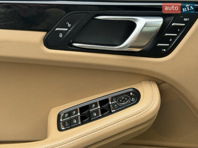 Зеленый Порше Масан, объемом двигателя 1.98 л и пробегом 97 тыс. км за 40500 $, фото 9 на Automoto.ua