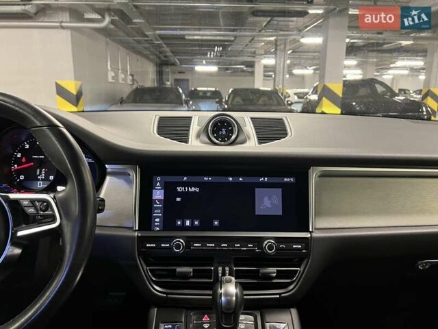 Зелений Порше Масан, об'ємом двигуна 1.98 л та пробігом 133 тис. км за 40734 $, фото 30 на Automoto.ua