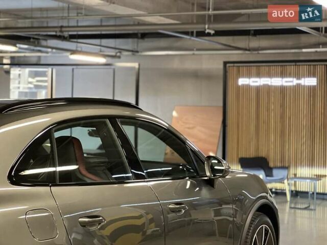 Зеленый Порше Масан, объемом двигателя 0 л и пробегом 8 тыс. км за 118186 $, фото 47 на Automoto.ua