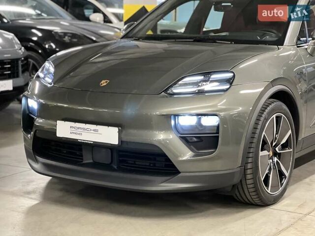 Зеленый Порше Масан, объемом двигателя 0 л и пробегом 8 тыс. км за 118186 $, фото 7 на Automoto.ua