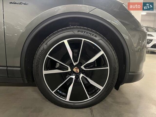 Зеленый Порше Масан, объемом двигателя 0 л и пробегом 8 тыс. км за 118186 $, фото 12 на Automoto.ua