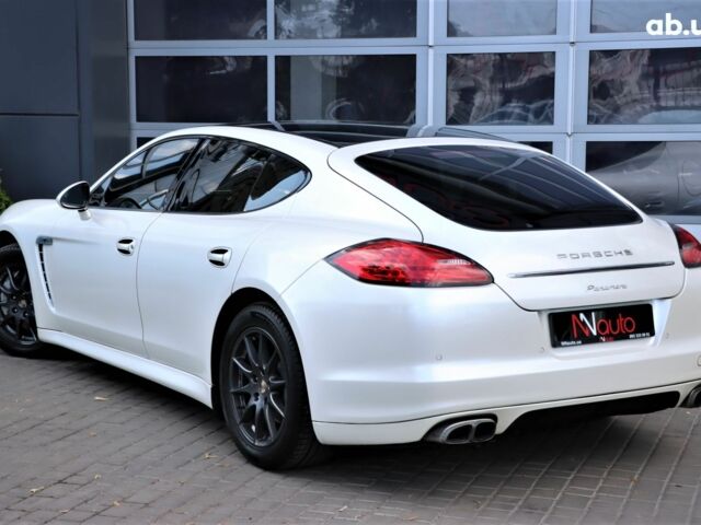 Белый Порше Панамера, объемом двигателя 4.8 л и пробегом 122 тыс. км за 18900 $, фото 2 на Automoto.ua