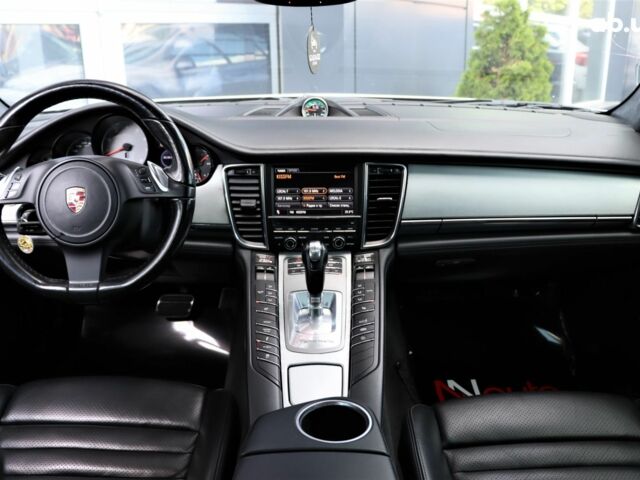 Белый Порше Панамера, объемом двигателя 4.8 л и пробегом 122 тыс. км за 18900 $, фото 4 на Automoto.ua