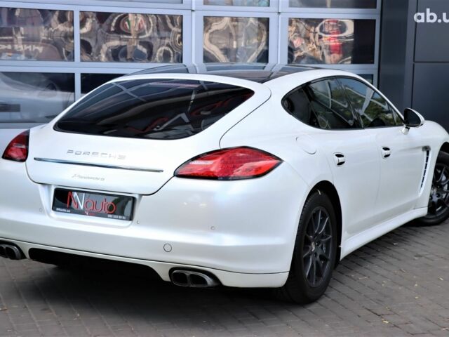 Белый Порше Панамера, объемом двигателя 4.8 л и пробегом 122 тыс. км за 18900 $, фото 3 на Automoto.ua
