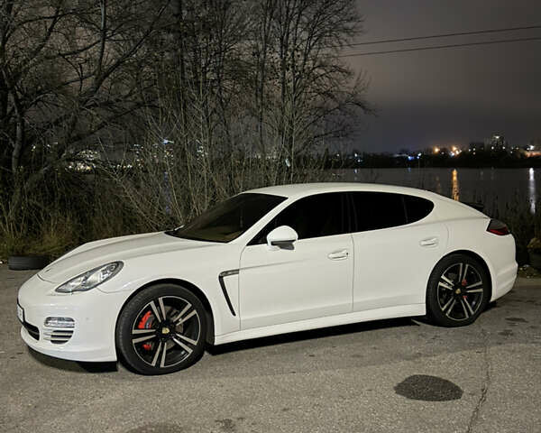 Белый Порше Панамера, объемом двигателя 3.61 л и пробегом 120 тыс. км за 14500 $, фото 3 на Automoto.ua