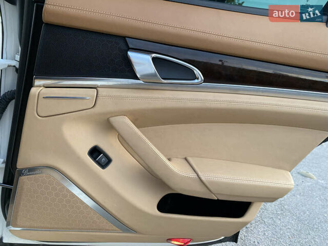 Белый Порше Панамера, объемом двигателя 4.8 л и пробегом 103 тыс. км за 19800 $, фото 24 на Automoto.ua