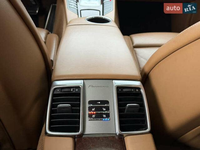Білий Порше Panamera, об'ємом двигуна 4.8 л та пробігом 210 тис. км за 21500 $, фото 35 на Automoto.ua