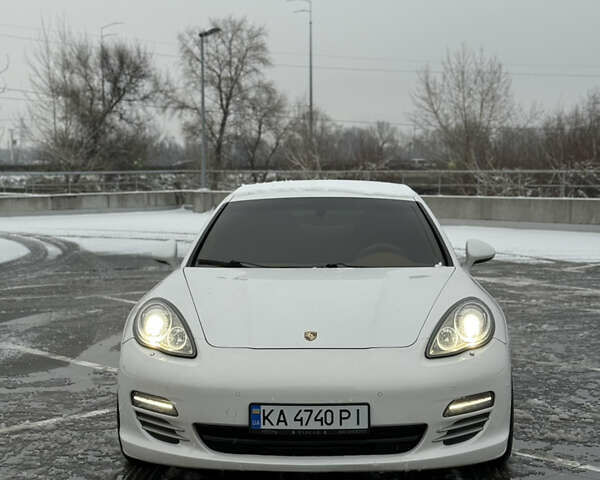 Белый Порше Панамера, объемом двигателя 3.6 л и пробегом 125 тыс. км за 17999 $, фото 2 на Automoto.ua