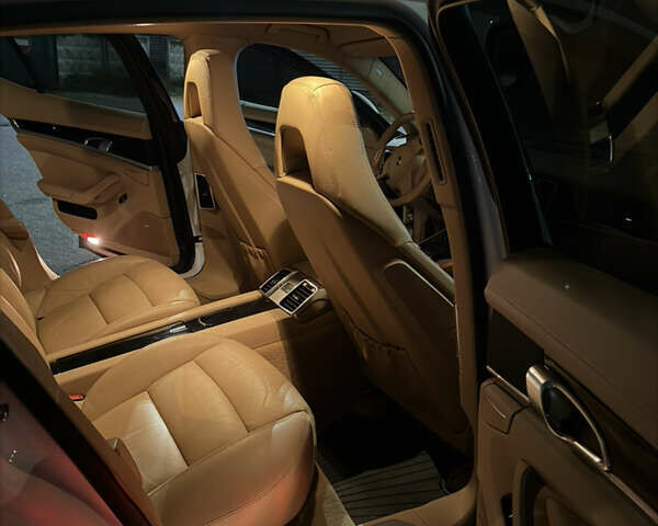 Белый Порше Панамера, объемом двигателя 3.61 л и пробегом 120 тыс. км за 14500 $, фото 13 на Automoto.ua