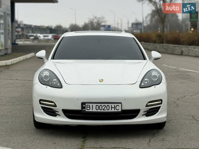 Білий Порше Panamera, об'ємом двигуна 4.8 л та пробігом 210 тис. км за 21500 $, фото 11 на Automoto.ua