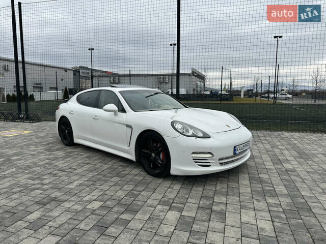 Білий Порше Panamera, об'ємом двигуна 4.8 л та пробігом 180 тис. км за 16350 $, фото 13 на Automoto.ua