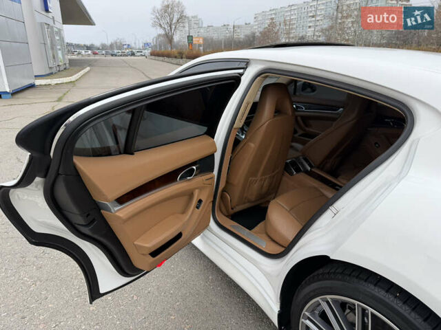 Білий Порше Panamera, об'ємом двигуна 4.8 л та пробігом 210 тис. км за 21500 $, фото 34 на Automoto.ua
