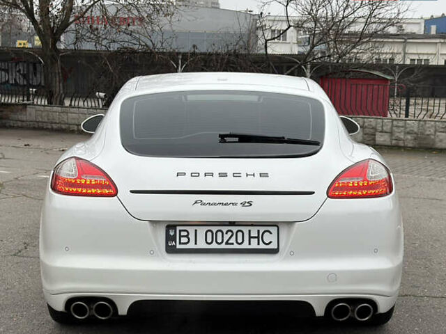 Білий Порше Panamera, об'ємом двигуна 4.8 л та пробігом 210 тис. км за 21500 $, фото 7 на Automoto.ua