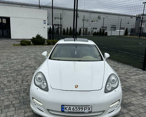 Білий Порше Panamera, об'ємом двигуна 4.8 л та пробігом 180 тис. км за 16350 $, фото 16 на Automoto.ua