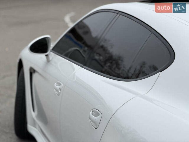 Білий Порше Panamera, об'ємом двигуна 4.8 л та пробігом 210 тис. км за 21500 $, фото 18 на Automoto.ua