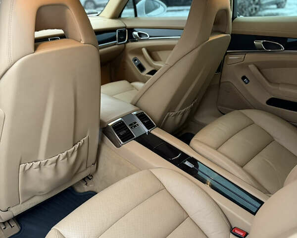 Белый Порше Панамера, объемом двигателя 3.6 л и пробегом 125 тыс. км за 17999 $, фото 28 на Automoto.ua