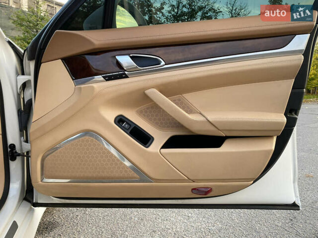 Белый Порше Панамера, объемом двигателя 4.8 л и пробегом 103 тыс. км за 19800 $, фото 13 на Automoto.ua