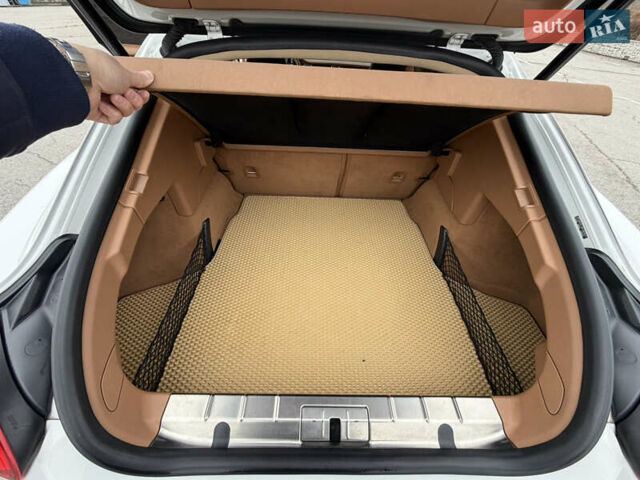 Білий Порше Panamera, об'ємом двигуна 4.8 л та пробігом 210 тис. км за 21500 $, фото 28 на Automoto.ua