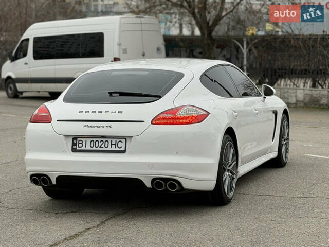 Білий Порше Panamera, об'ємом двигуна 4.8 л та пробігом 210 тис. км за 21500 $, фото 8 на Automoto.ua
