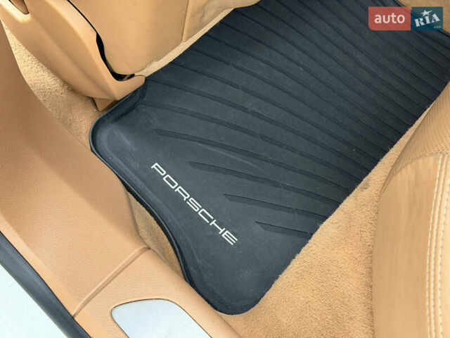 Білий Порше Panamera, об'ємом двигуна 4.8 л та пробігом 210 тис. км за 21500 $, фото 33 на Automoto.ua