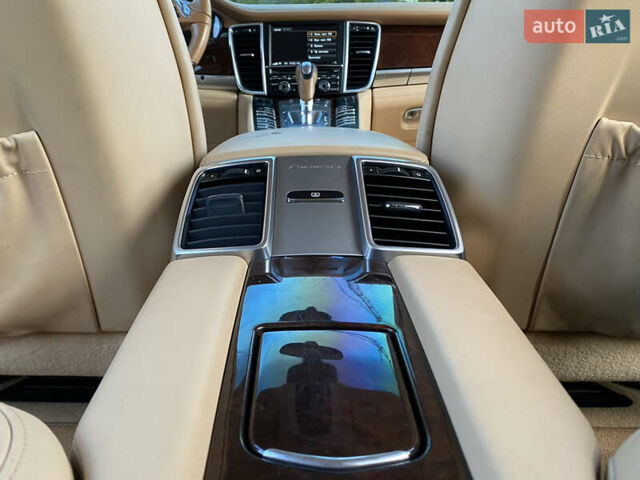 Белый Порше Панамера, объемом двигателя 4.8 л и пробегом 103 тыс. км за 19800 $, фото 22 на Automoto.ua