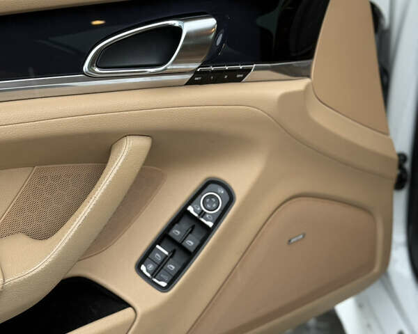 Белый Порше Панамера, объемом двигателя 3.6 л и пробегом 125 тыс. км за 17999 $, фото 16 на Automoto.ua