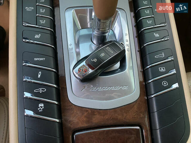 Белый Порше Панамера, объемом двигателя 4.8 л и пробегом 103 тыс. км за 19800 $, фото 17 на Automoto.ua